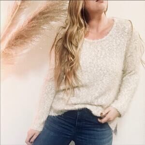 Hinge Nordstrom Cream Fuzzy Pullover Scoop Neck Chunky Knit Sweater Pullover M